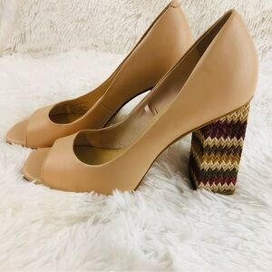 Katie Perry Catie Tan Beige open toe shoe with 4” Block Cube crotched heel 8.5